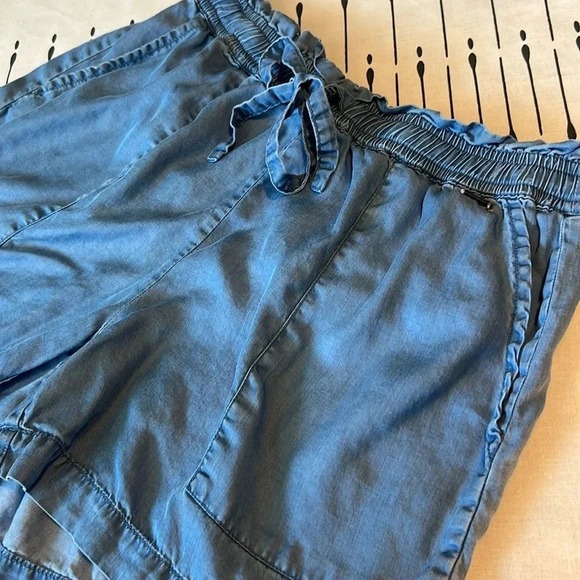 B. Young BYHARIMO 100% Lyocell Shorts  from Denmark. Size EU 40 - Picture 2 of 10